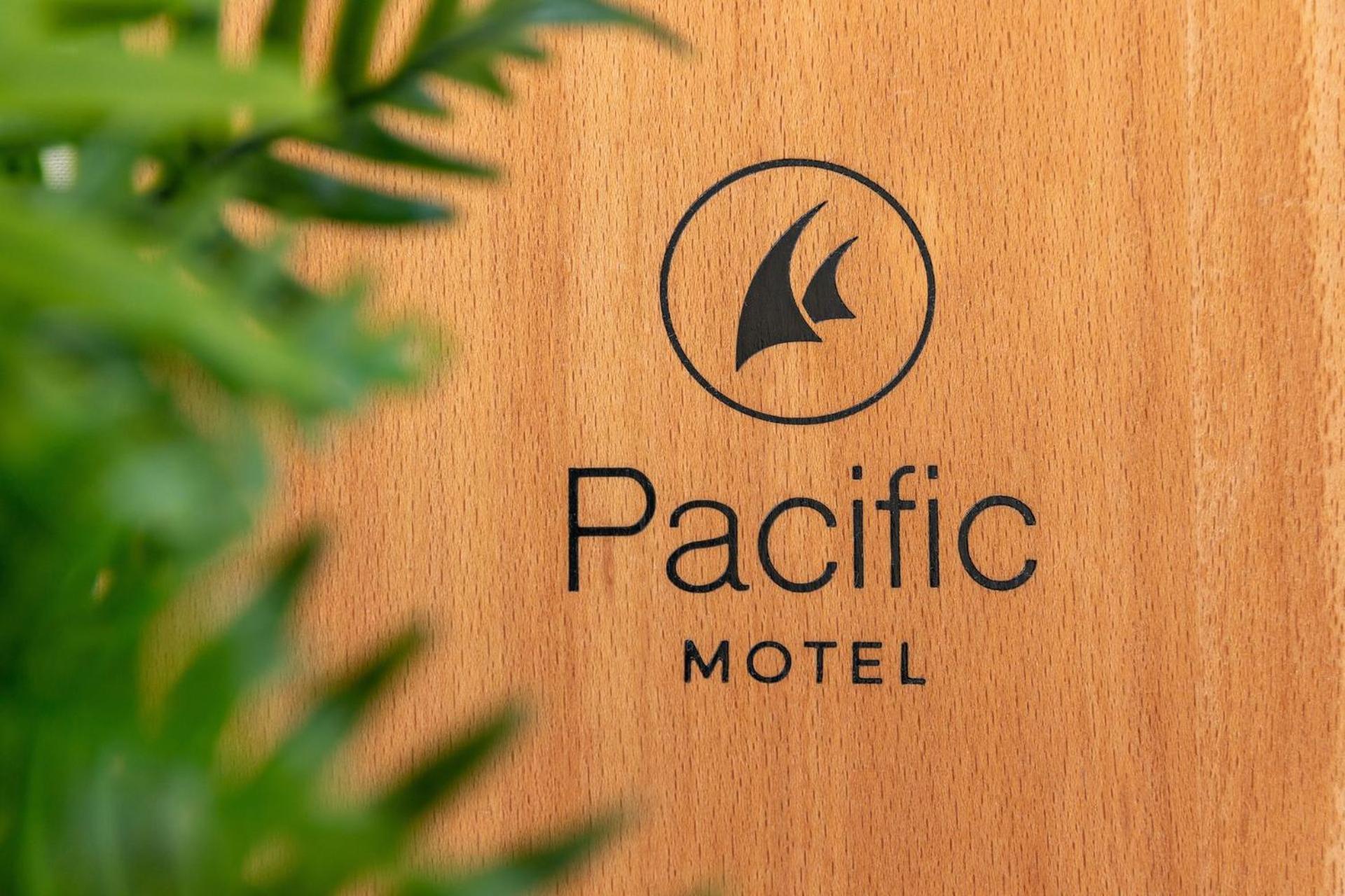 Pacific Motel 04