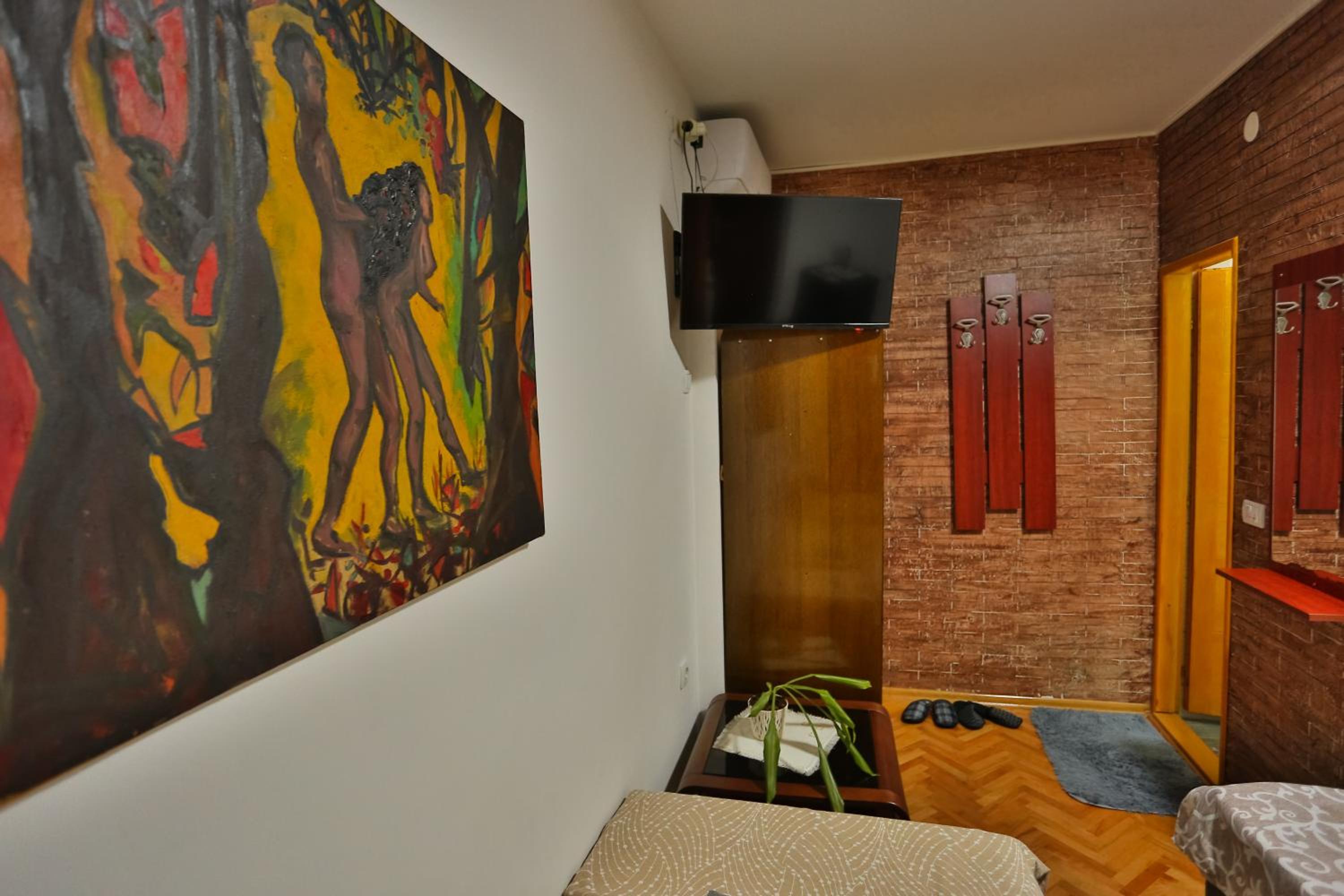 Photo 9