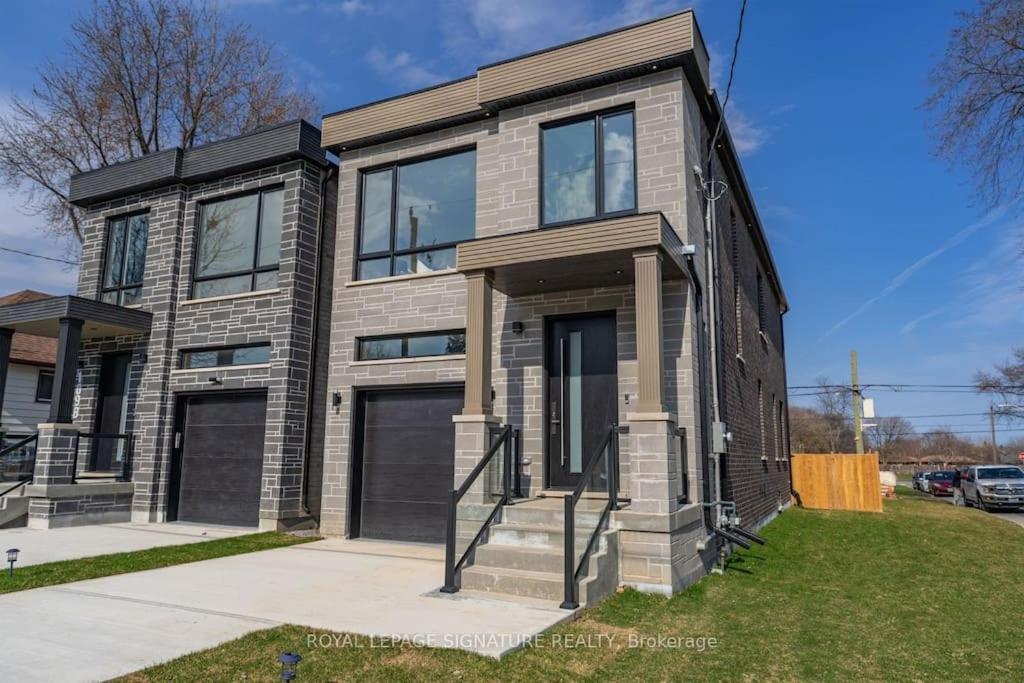 Luxury Unit Next to GO Station