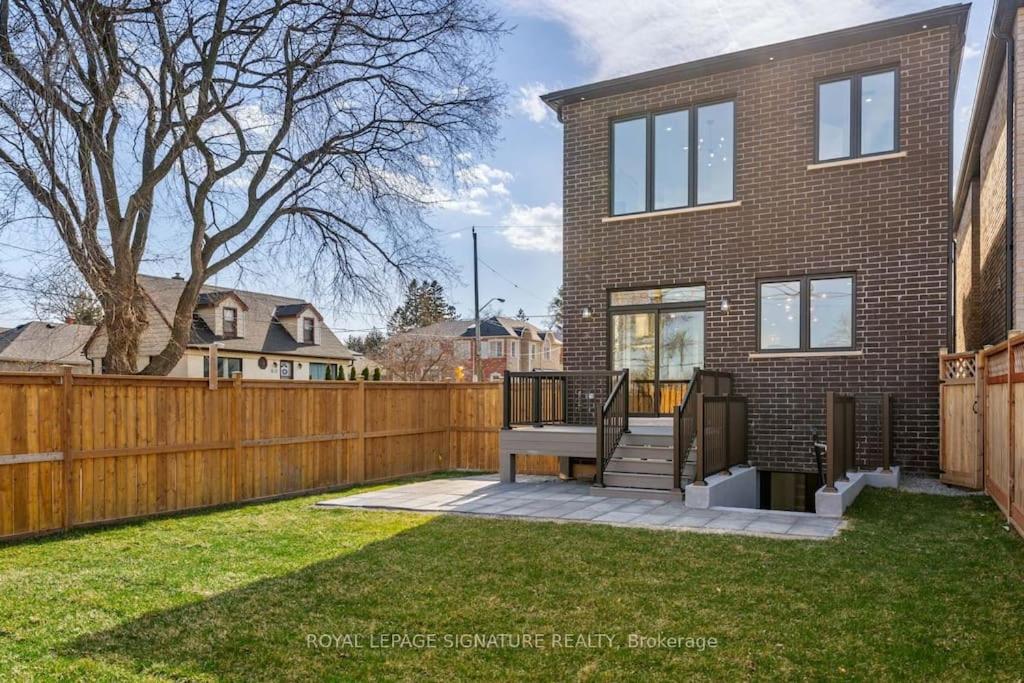 Luxury Unit Next to GO Station