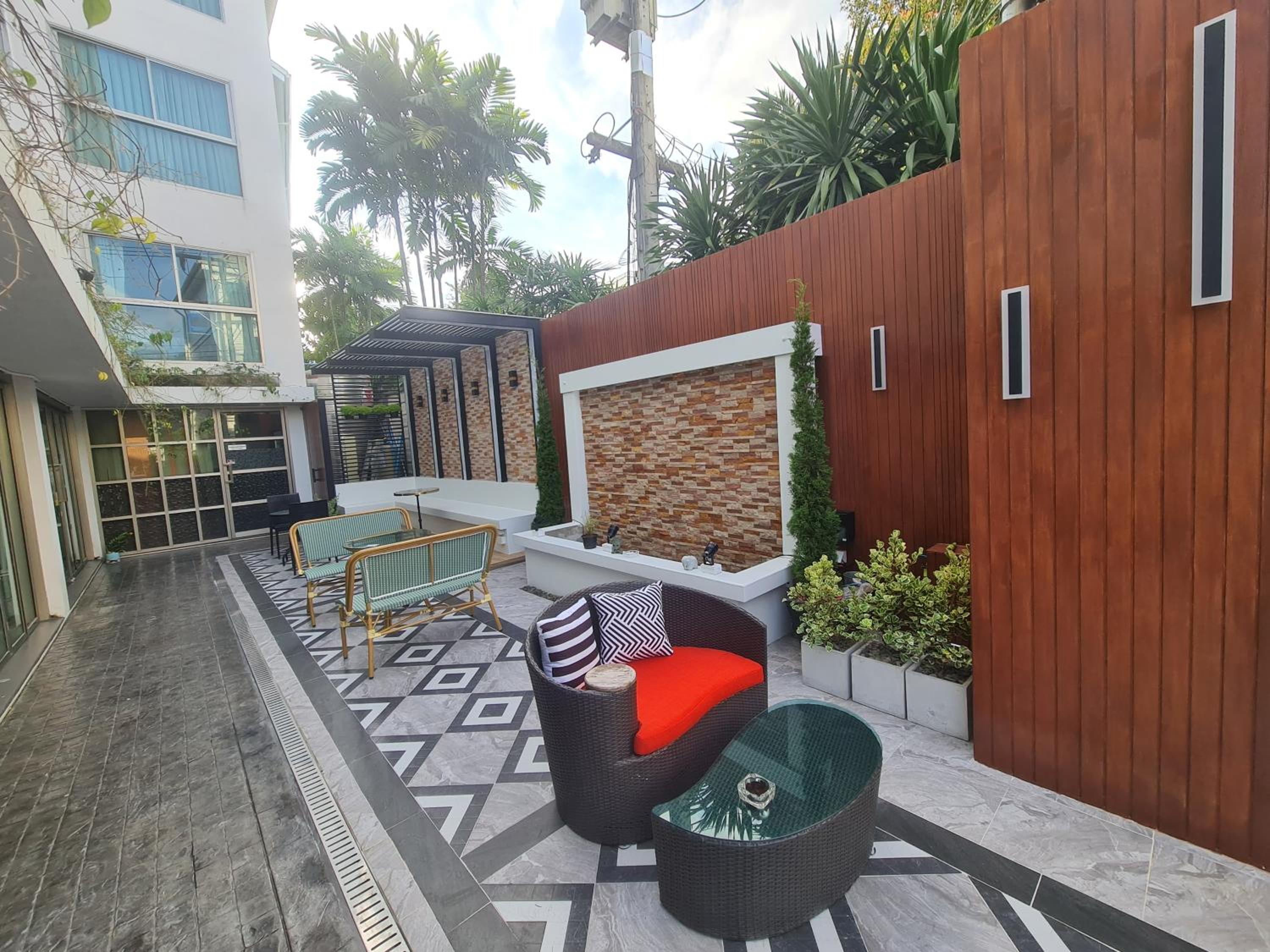 9 SUITE Luxury Boutique Hotel
