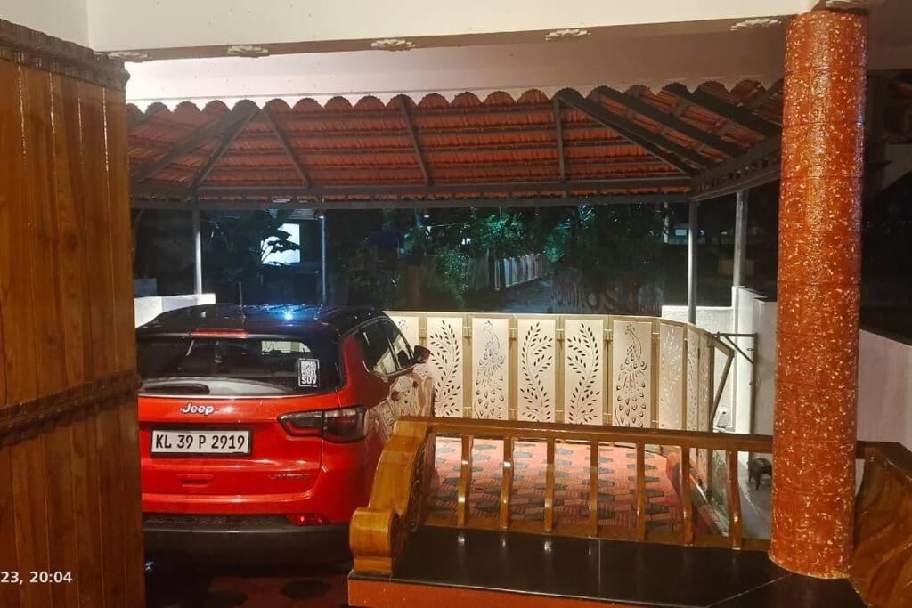 3 BHK furnished spacious antique Villa at Vellayani