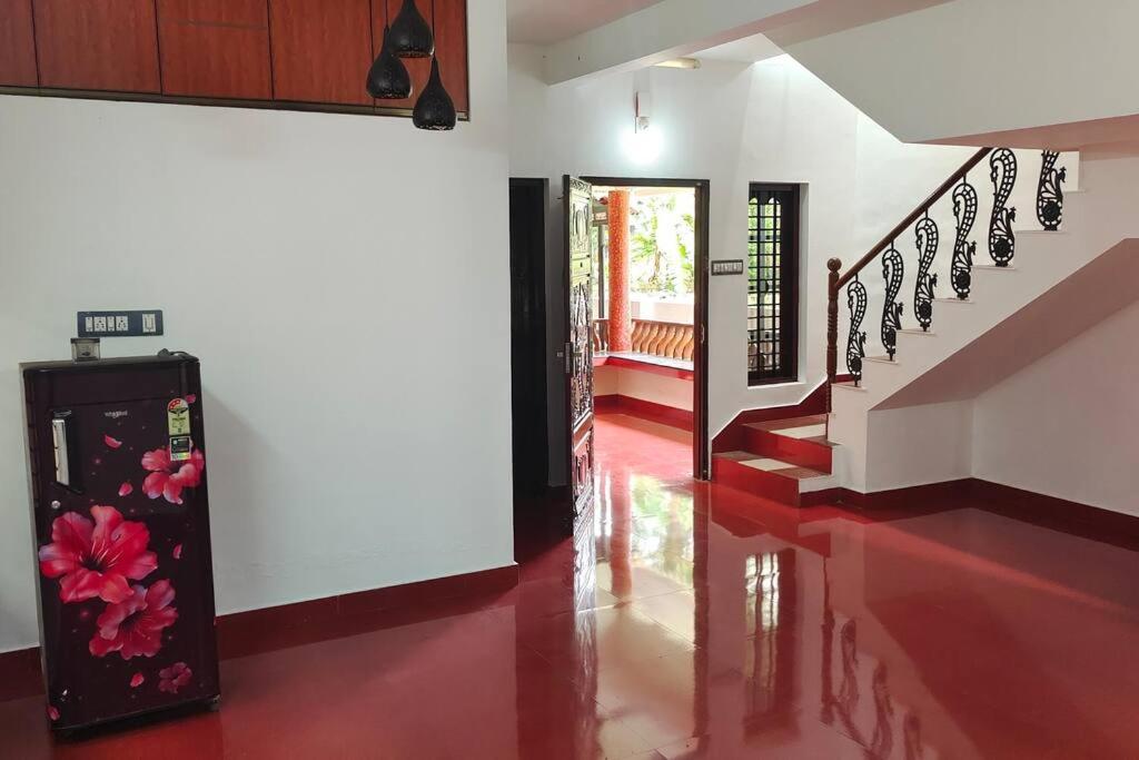 3 BHK furnished spacious antique Villa at Vellayani