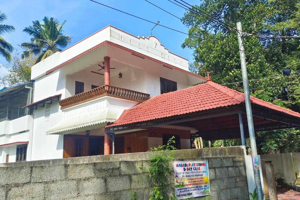 3 BHK furnished spacious antique Villa at Vellayani