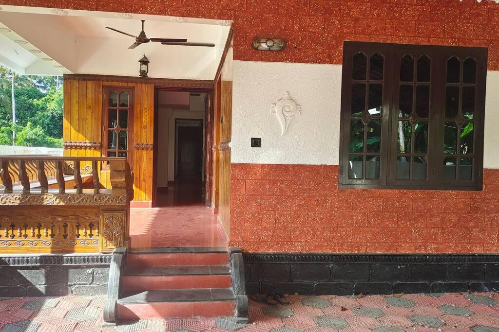 3 BHK furnished spacious antique Villa at Vellayani