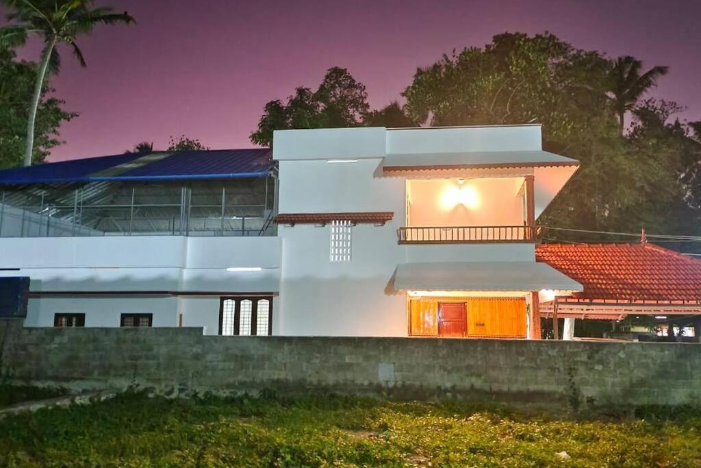 3 BHK furnished spacious antique Villa at Vellayani