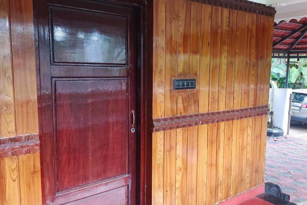 3 BHK furnished spacious antique Villa at Vellayani