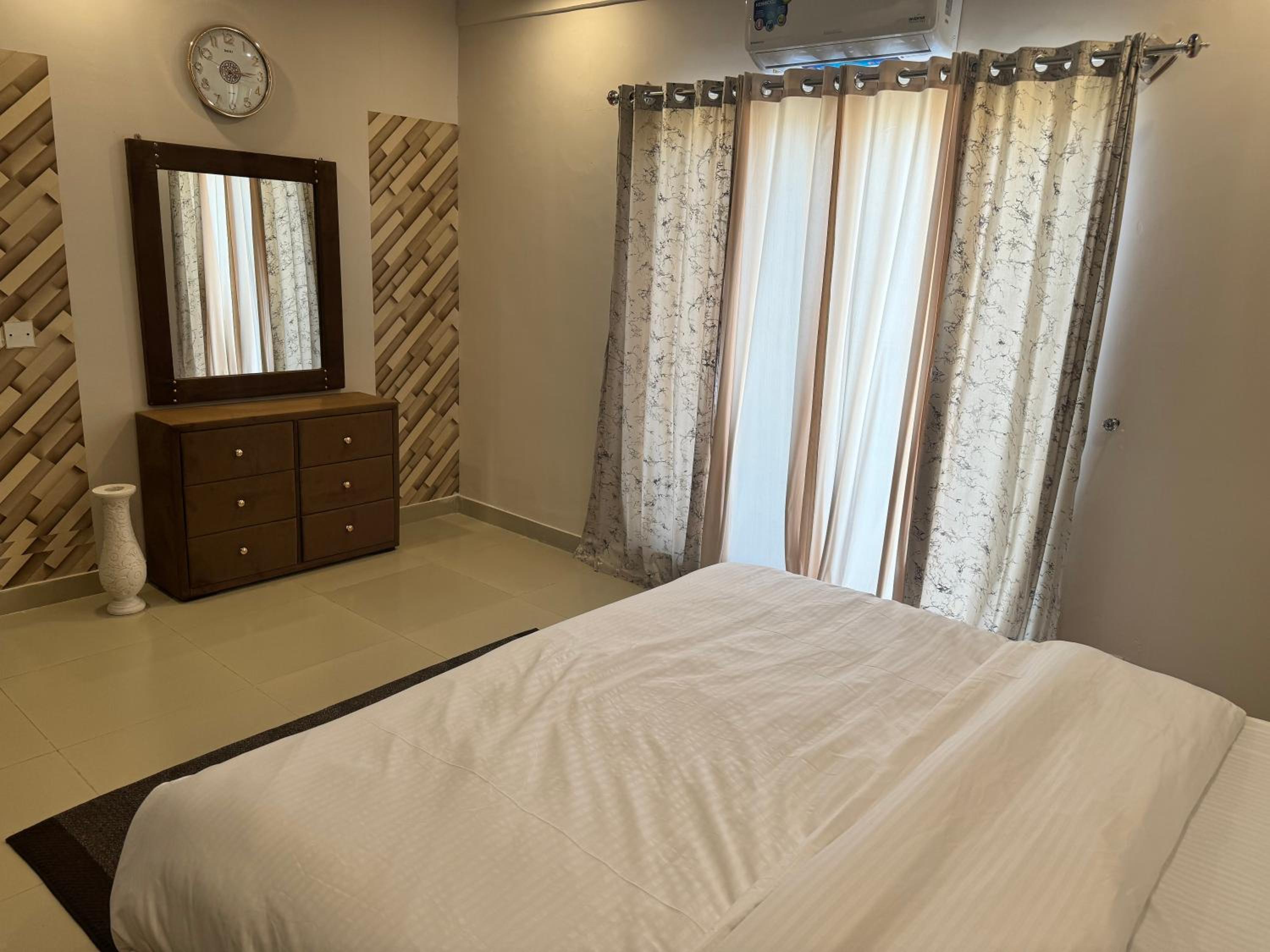 Luxury 1BDR Cube Apartment