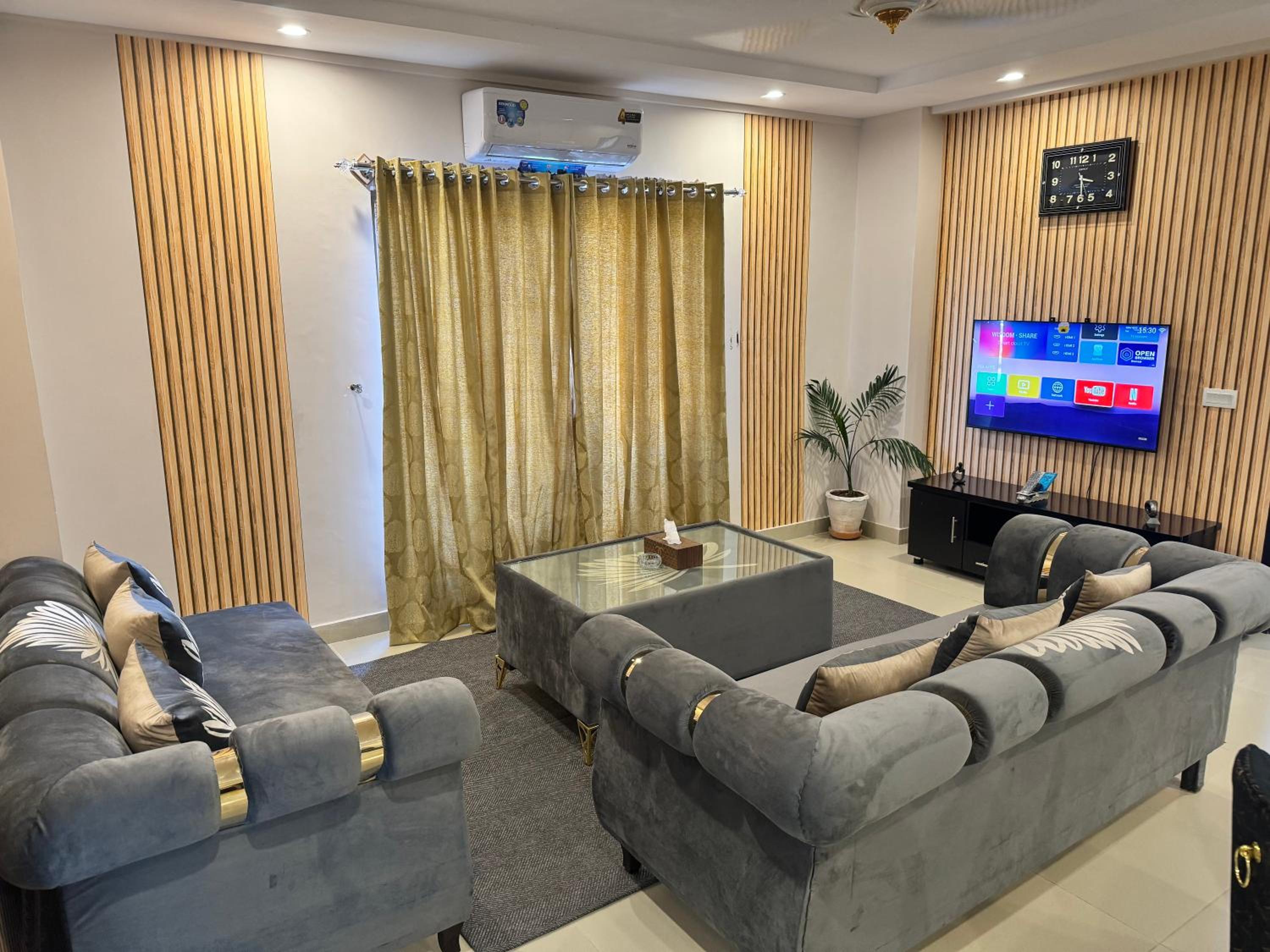 Luxury 1BDR Cube Apartment