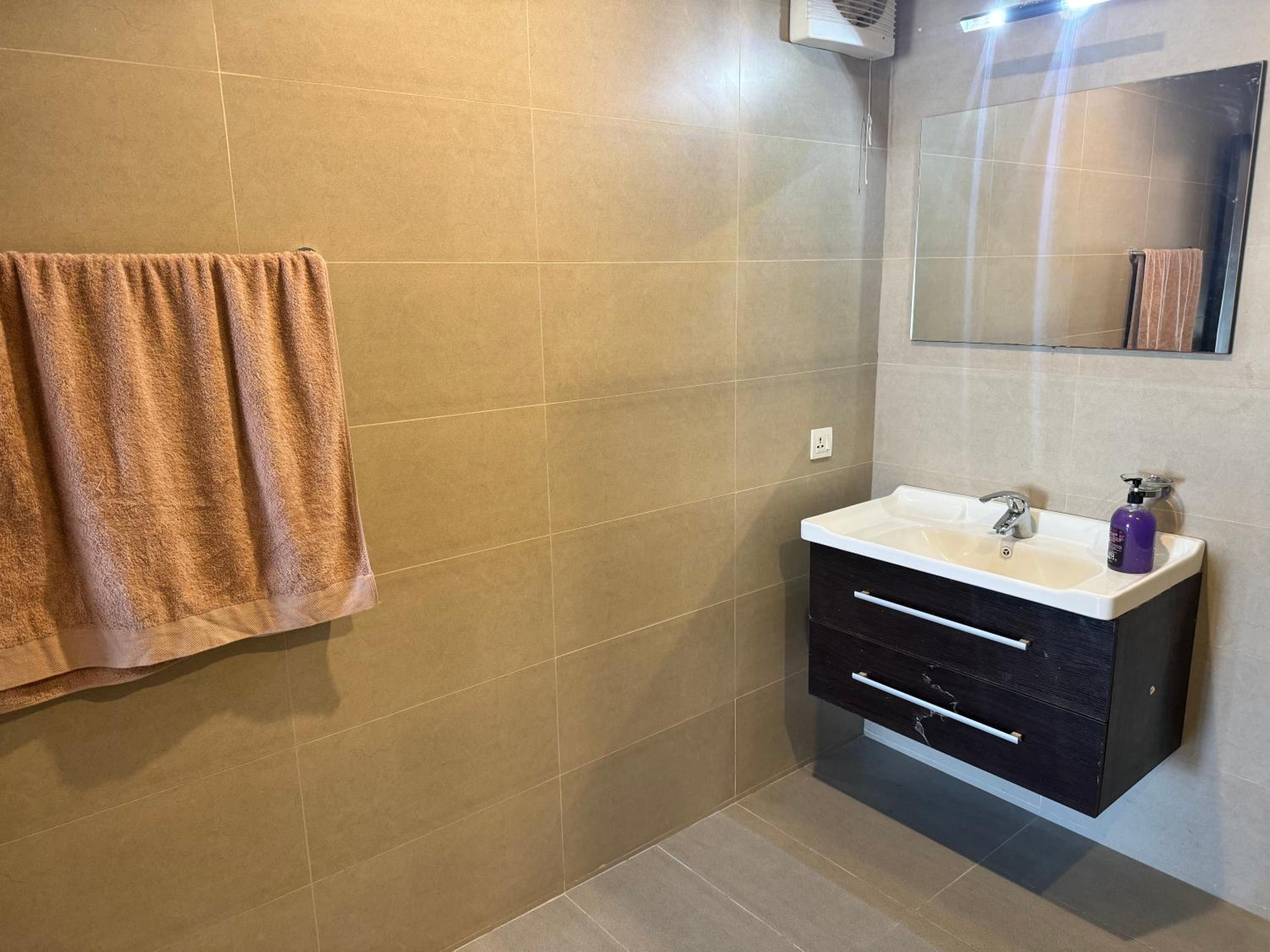 Luxury 1BDR Cube Apartment