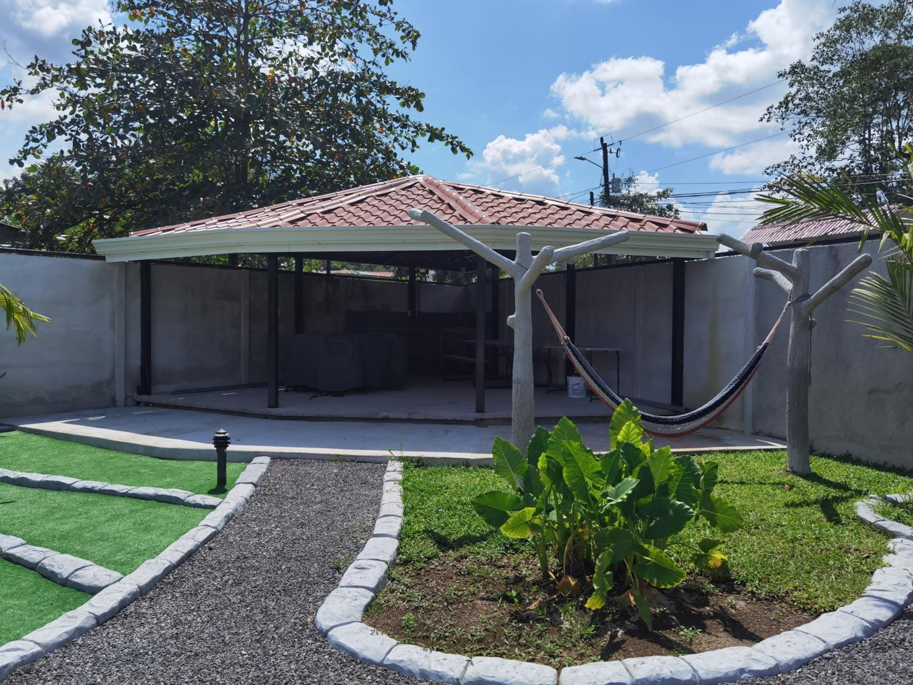 Arenal Suites with Jacuzzi and Mini Golf