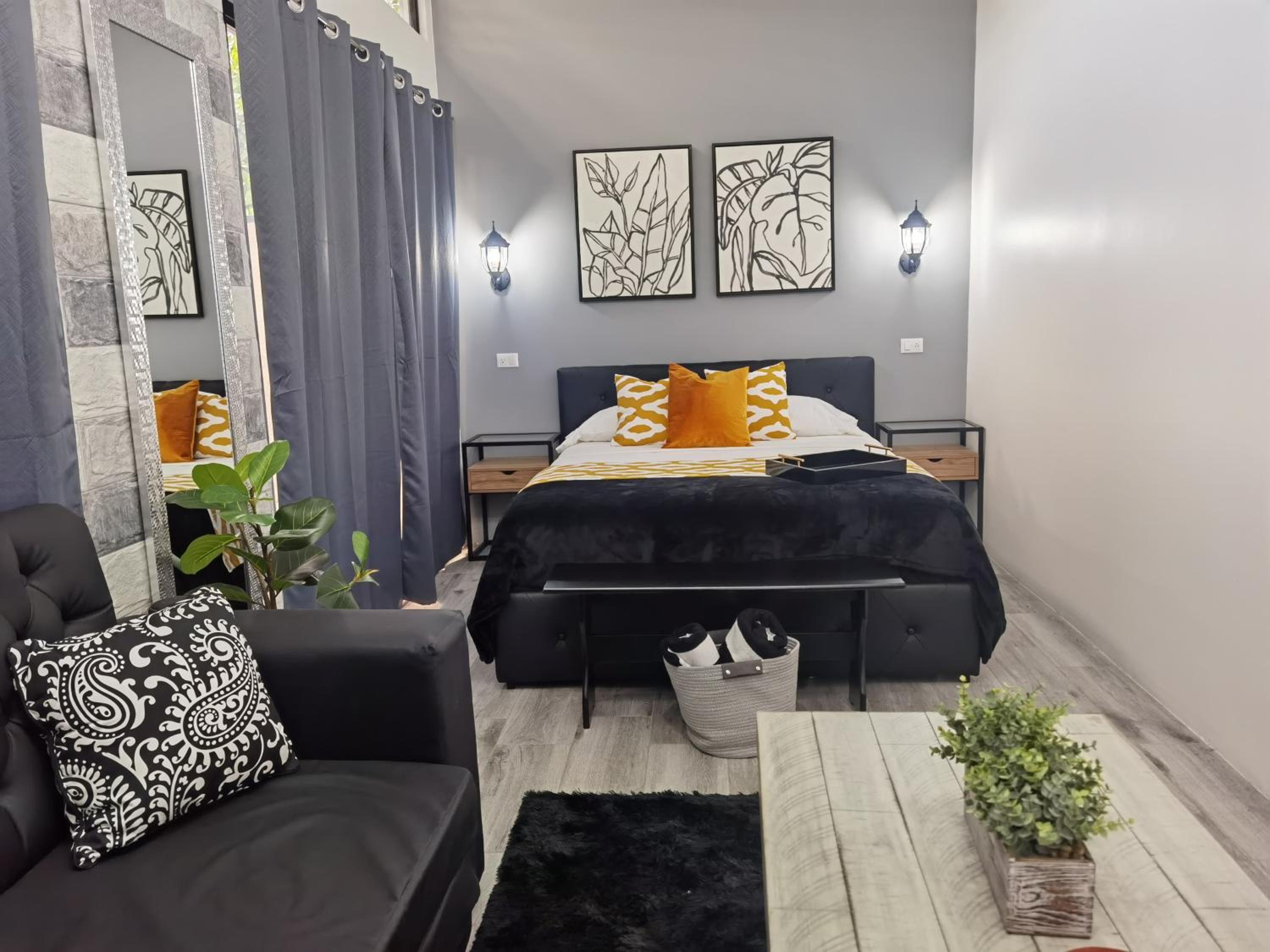 Arenal Suites with Jacuzzi and Mini Golf