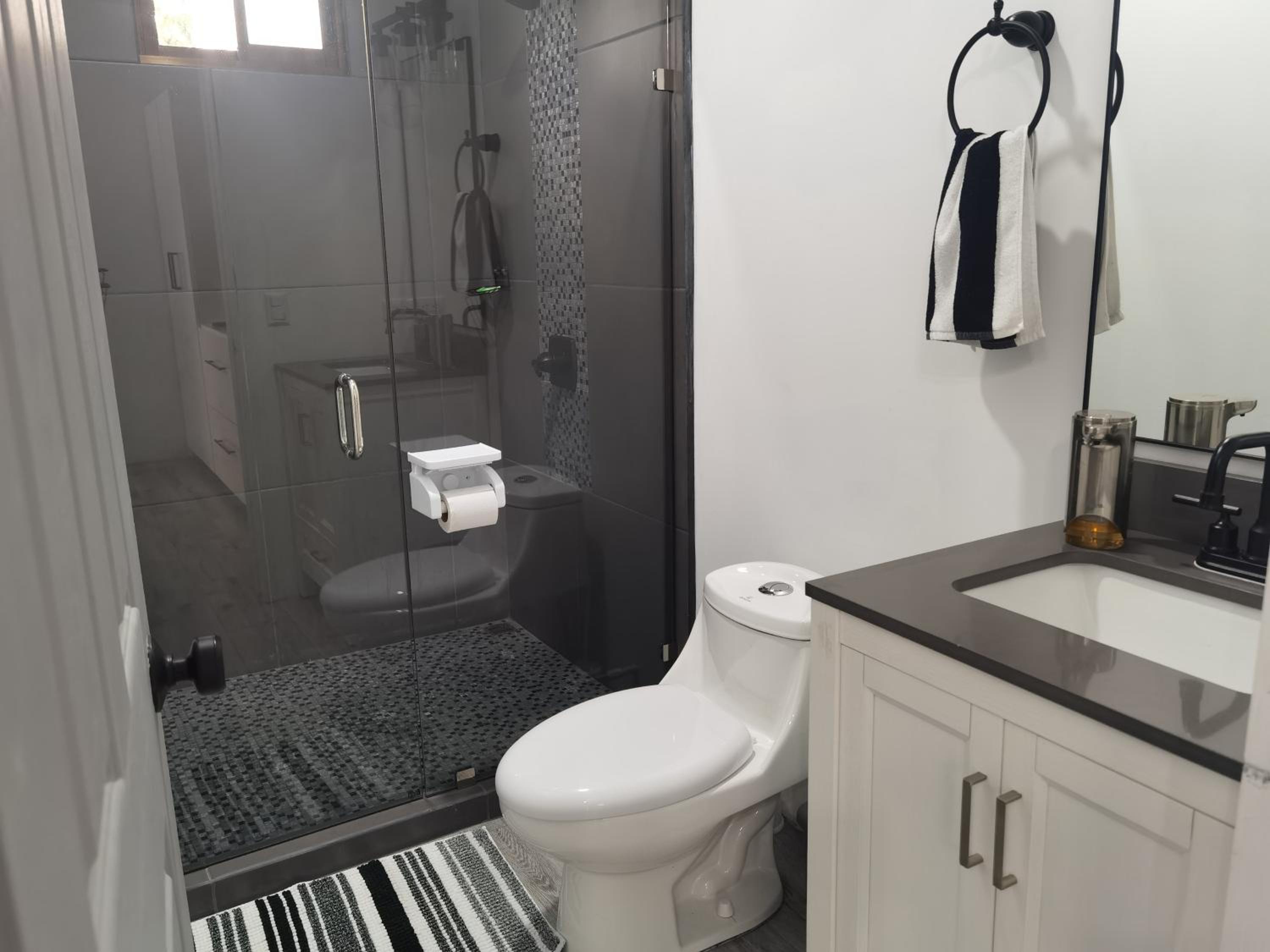 Arenal Suites with Jacuzzi and Mini Golf