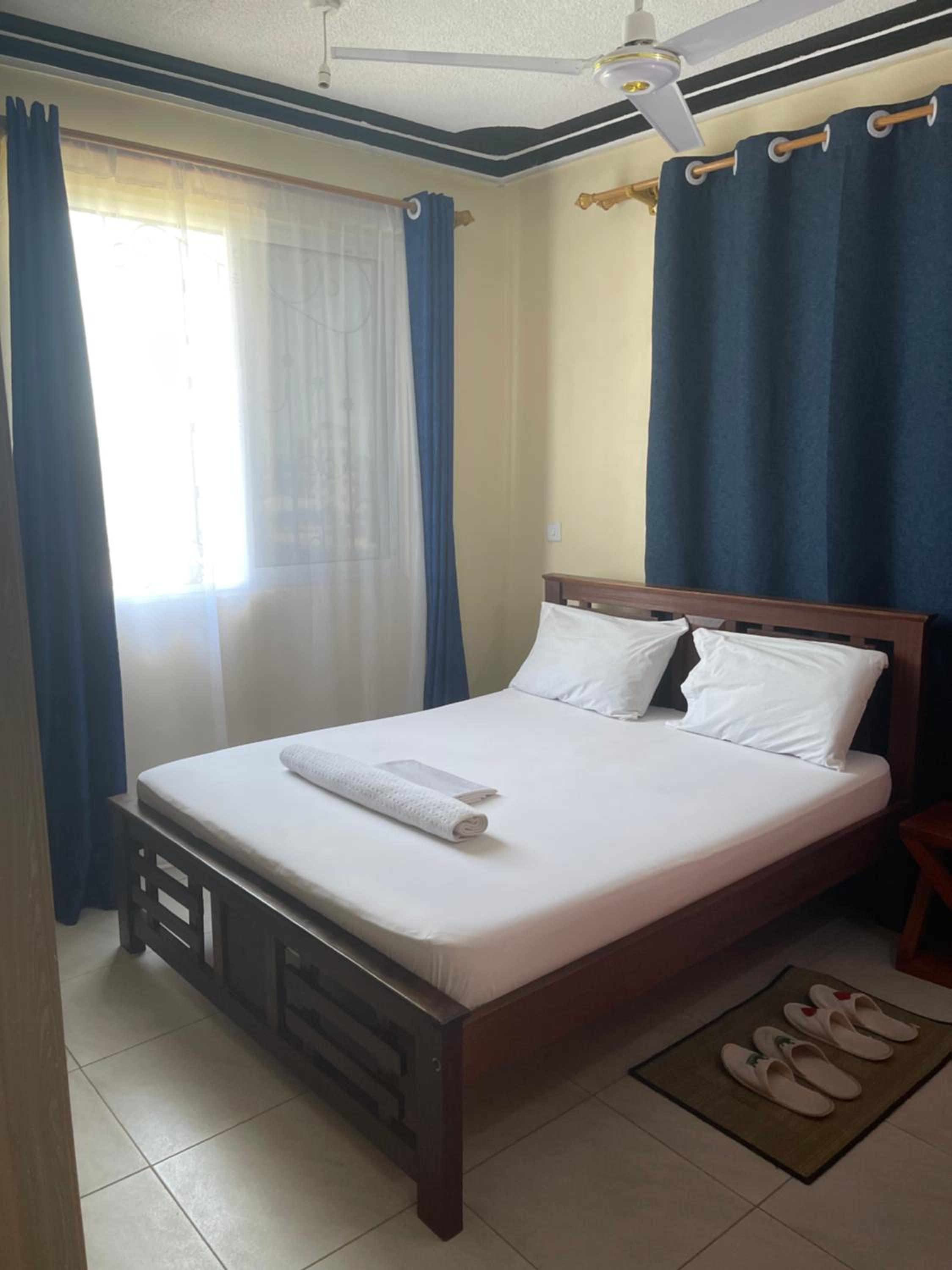 Greyline One Br with Two Beds Bamburi 0743 then 379 and 135