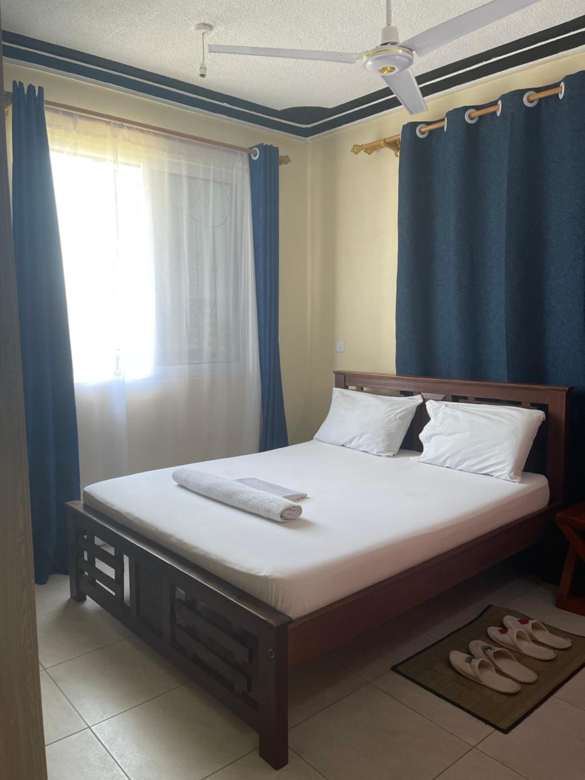 Greyline One Br with Two Beds Bamburi 0743 then 379 and 135