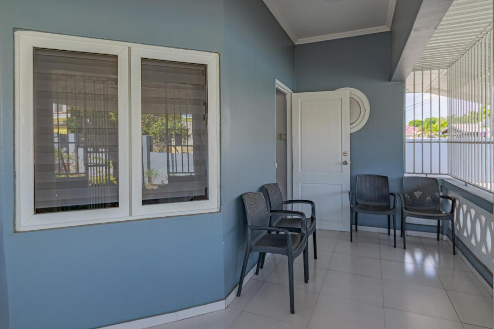 2 Bedroom Apartment near Mambo Beach