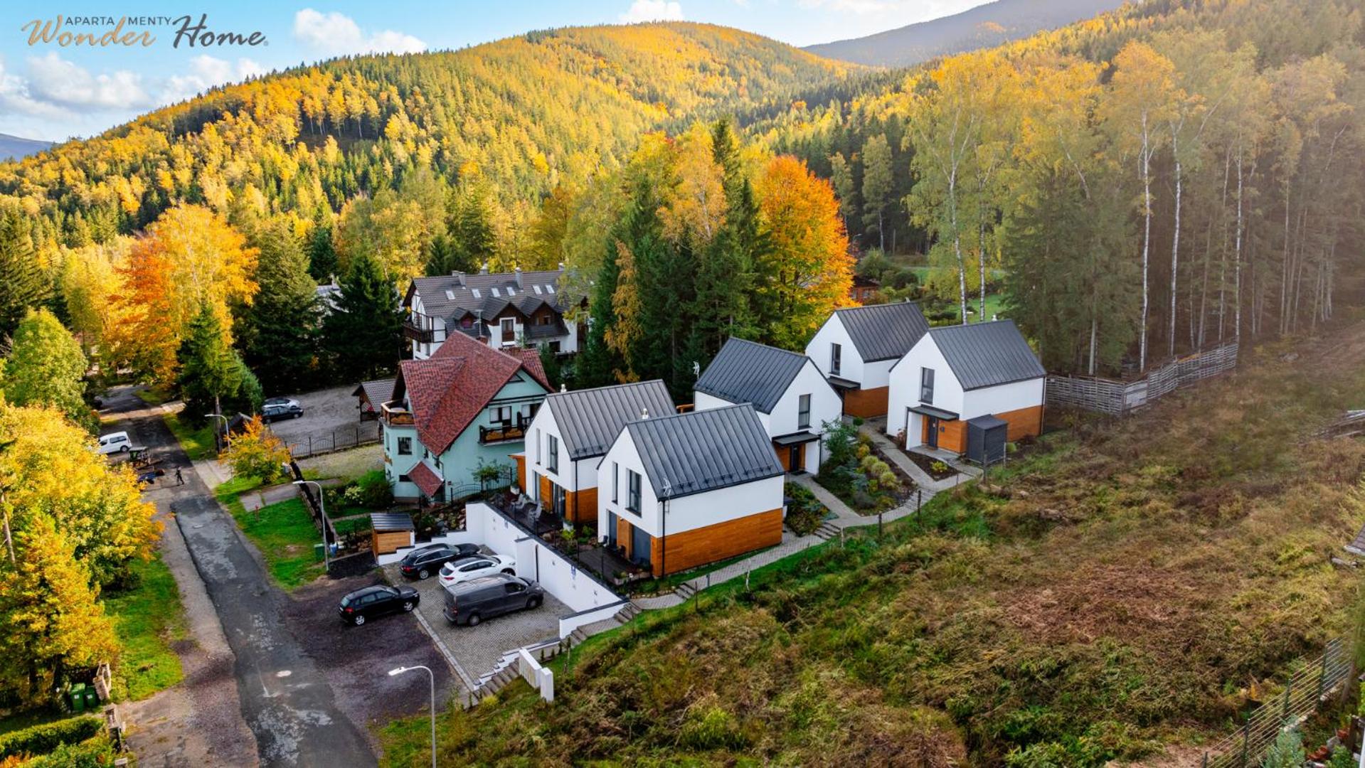 Wonder Home - Domki górskie wolnostojące z prywatnymi tarasami - zielona okolica
