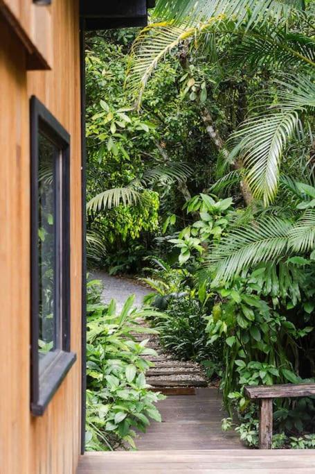 Ananda Eco House - Eco Rainforest Retreat