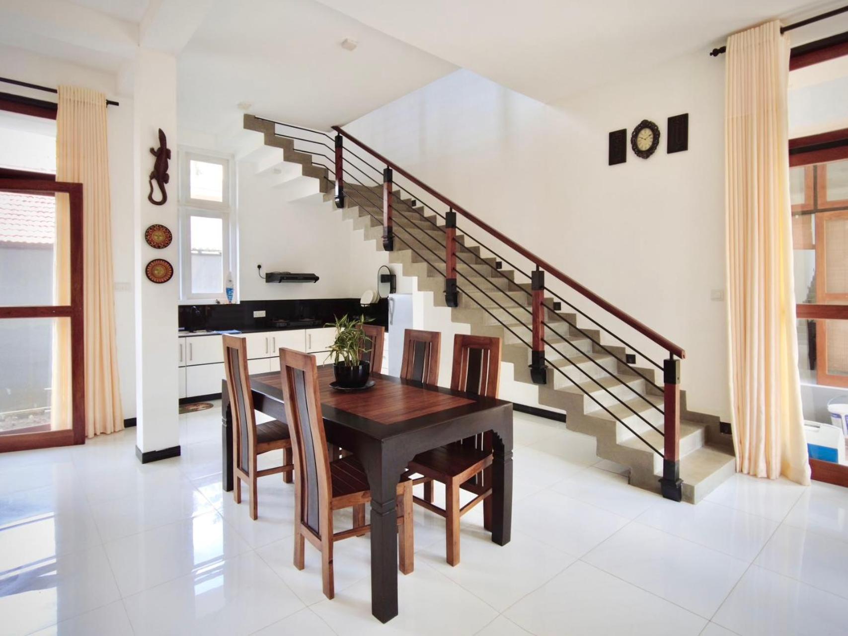 White House apartment 122 view 5