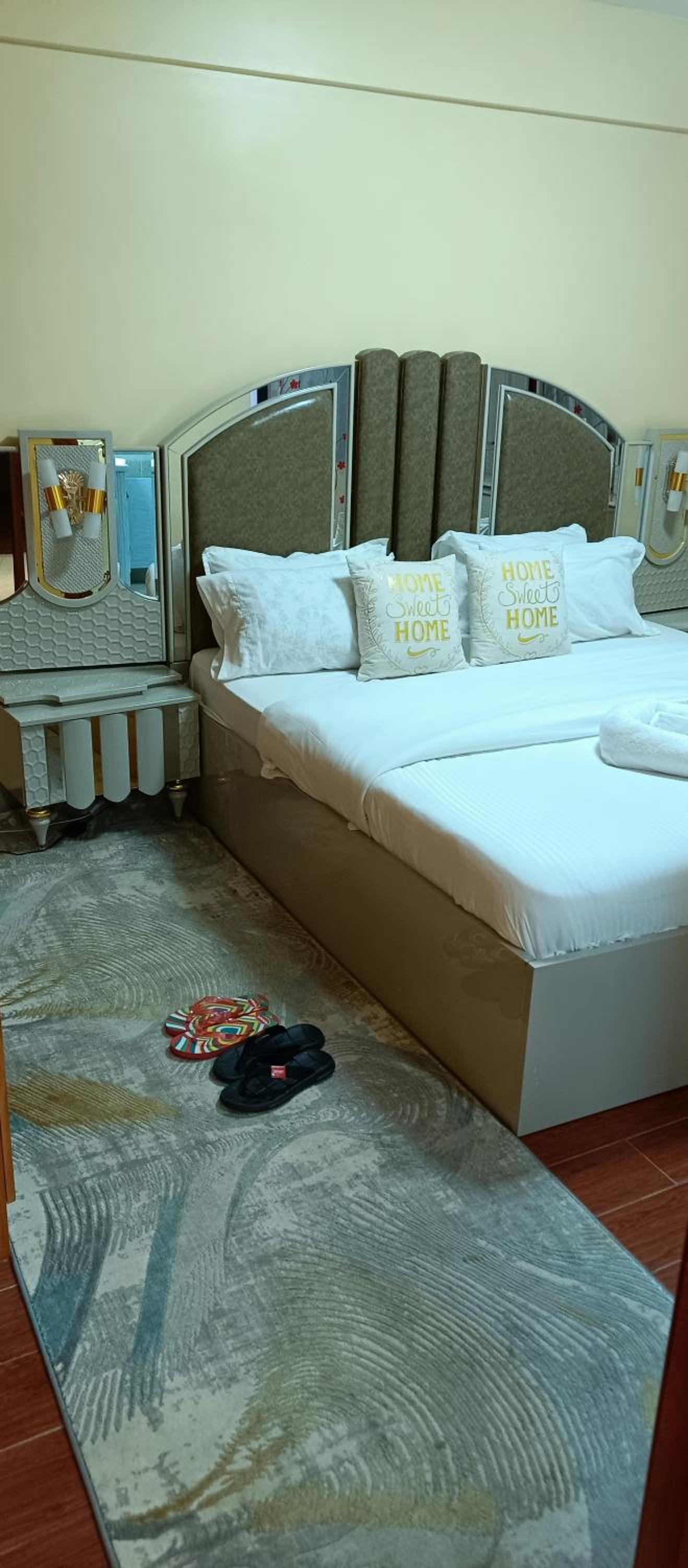 Luxurious 2bedroom furnished apartment view 3