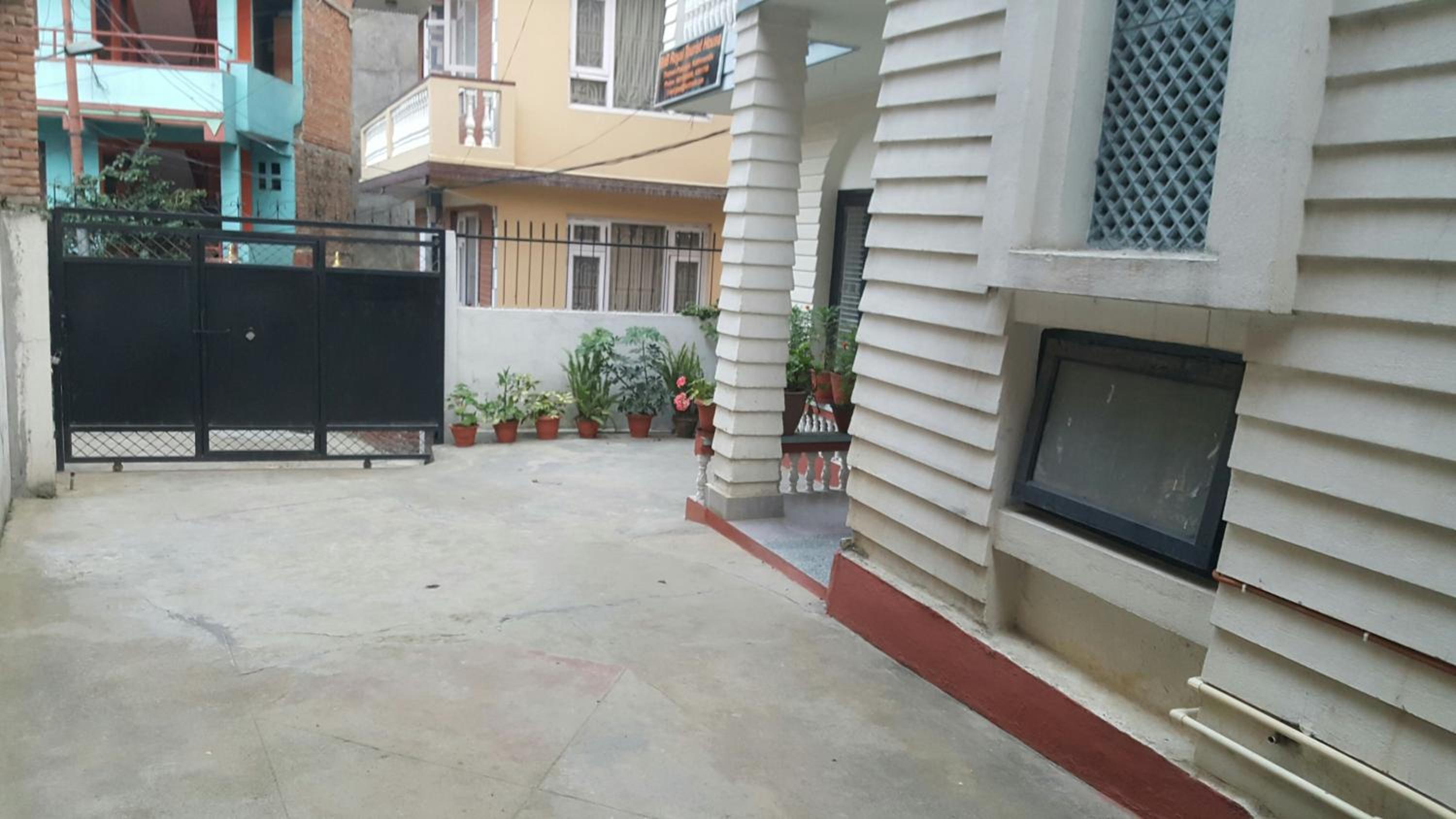 BnB Royal Tourist House Near Tourist Bus Station in Thamel