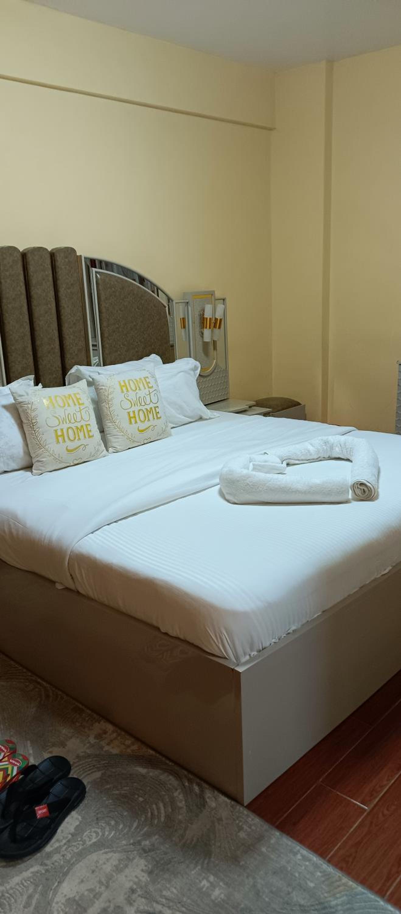 Luxurious 2bedroom furnished apartment view 2