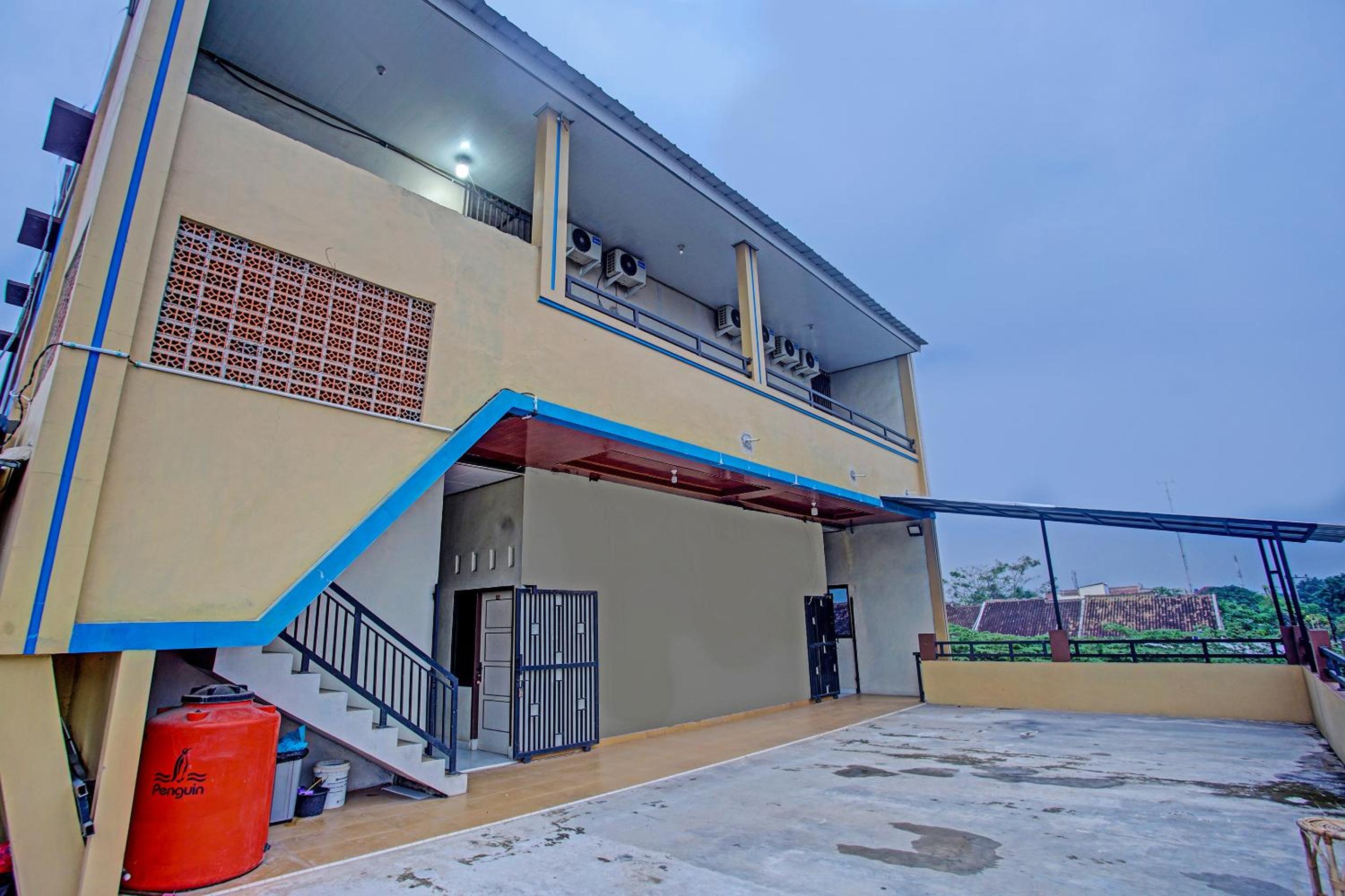 Hotel OYO Wisma Tri Handayani - Image 1