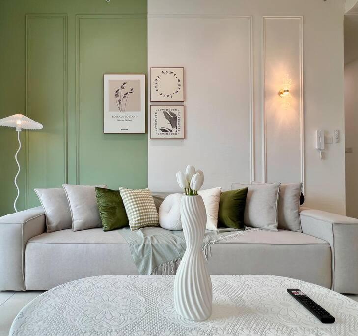 3BR-Countryroad-Paradigm Residence by Guesthouse-6-8Pax