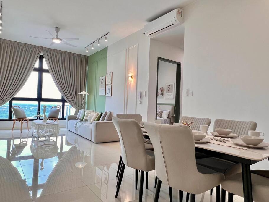 3BR-Countryroad-Paradigm Residence by Guesthouse-6-8Pax