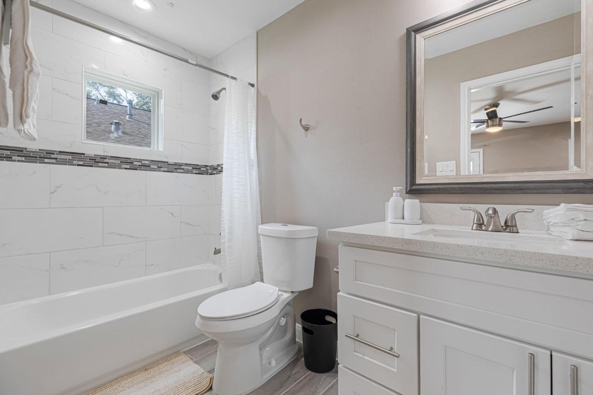 Stylish 2bedroom Retreat view 3