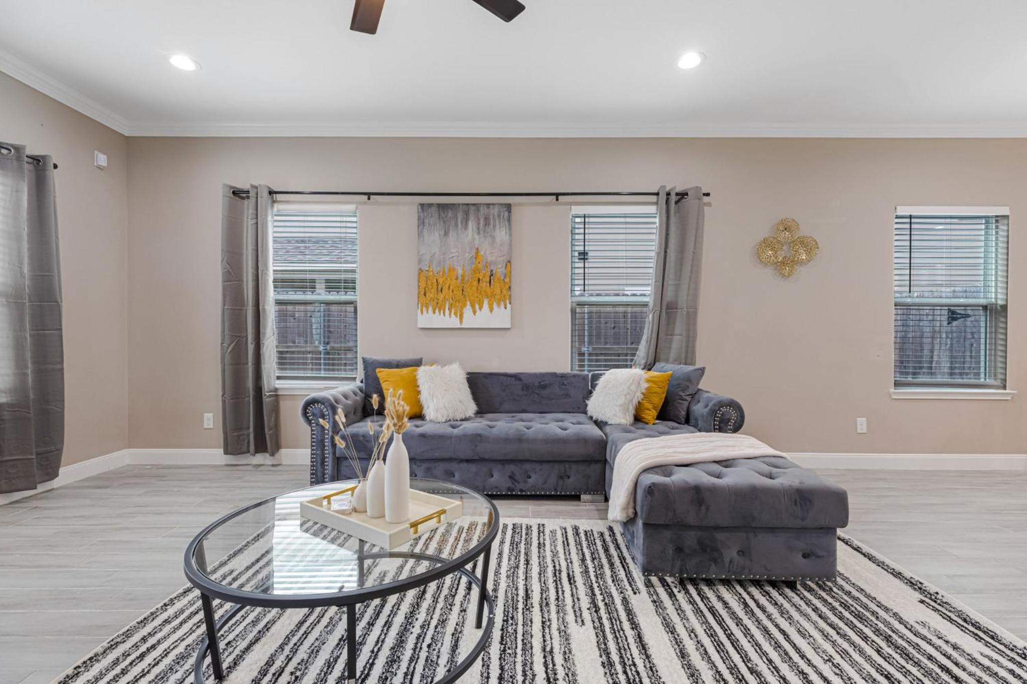 Stylish 2bedroom Retreat view 4