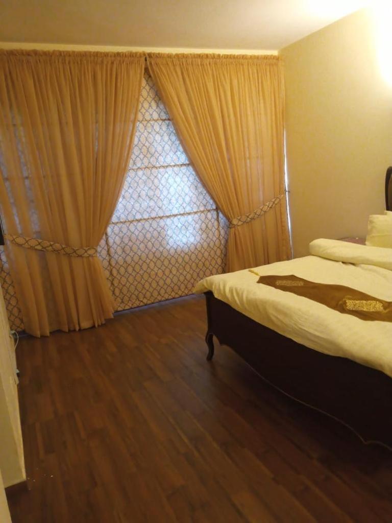 Royal Service Apartments Gulberg