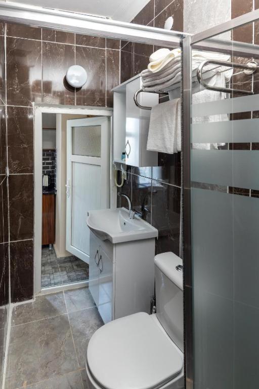 Grey House Apartments & Rooms