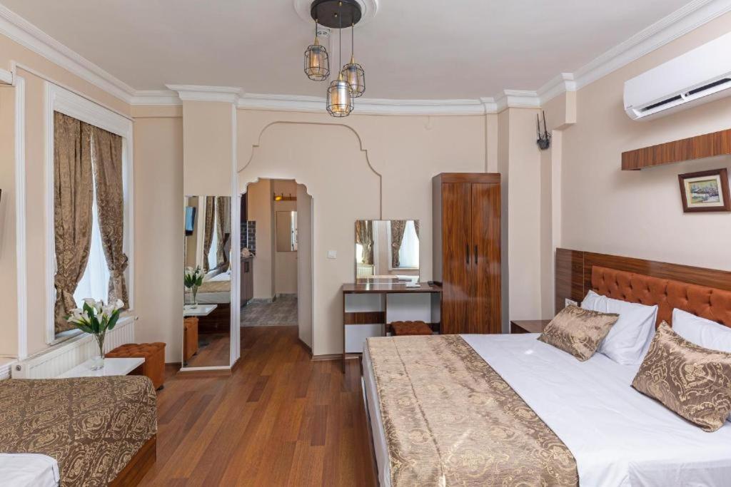 Grey House Apartments & Rooms