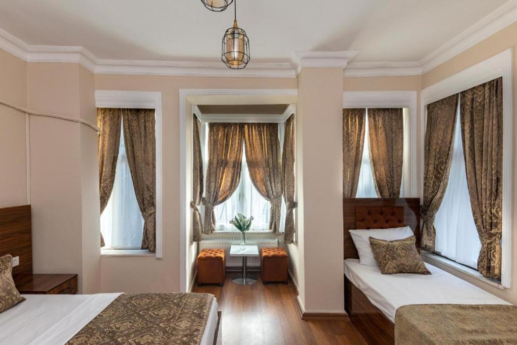 Grey House Apartments & Rooms