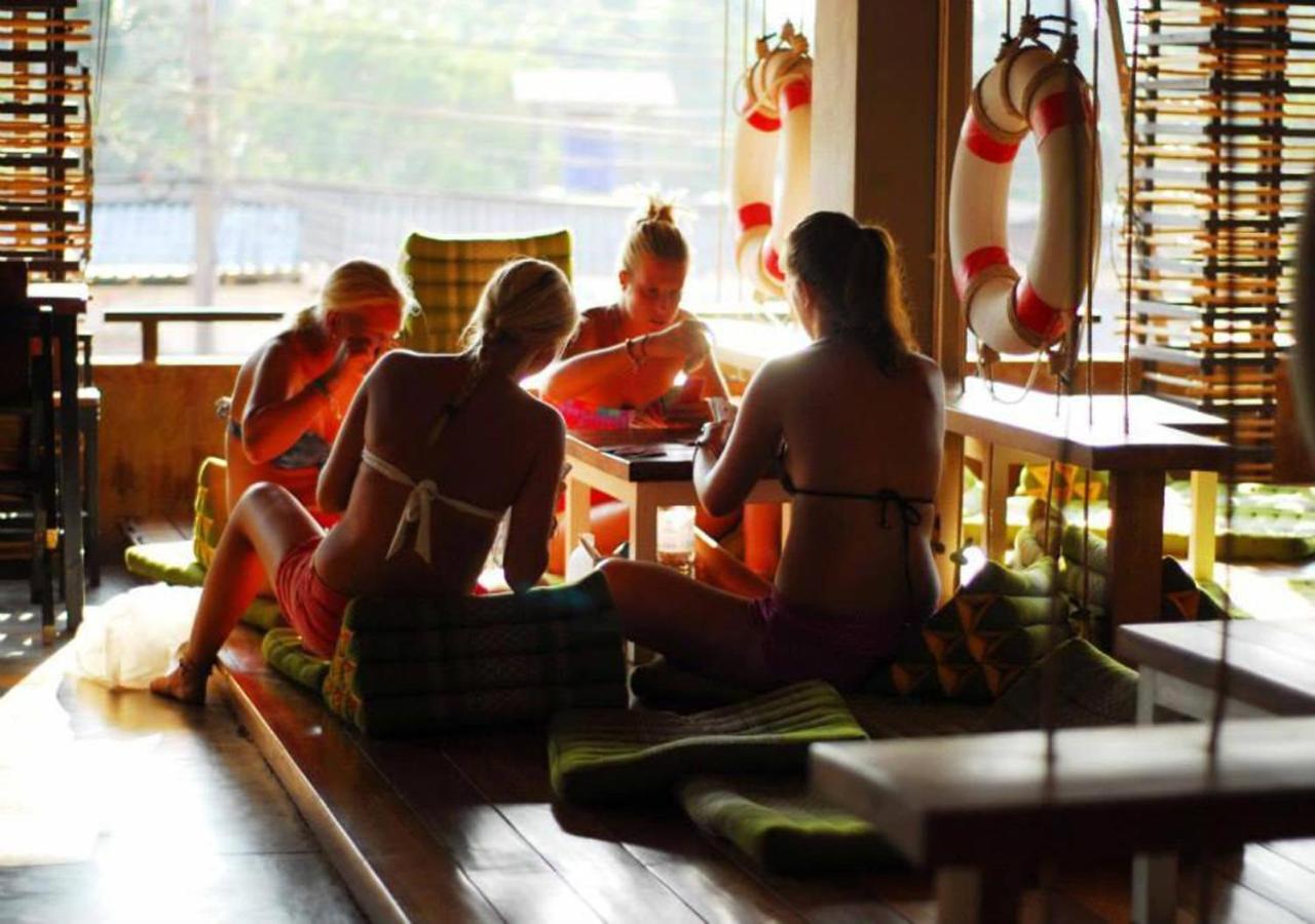 Non La Mer Hostel - Bed & Yoga