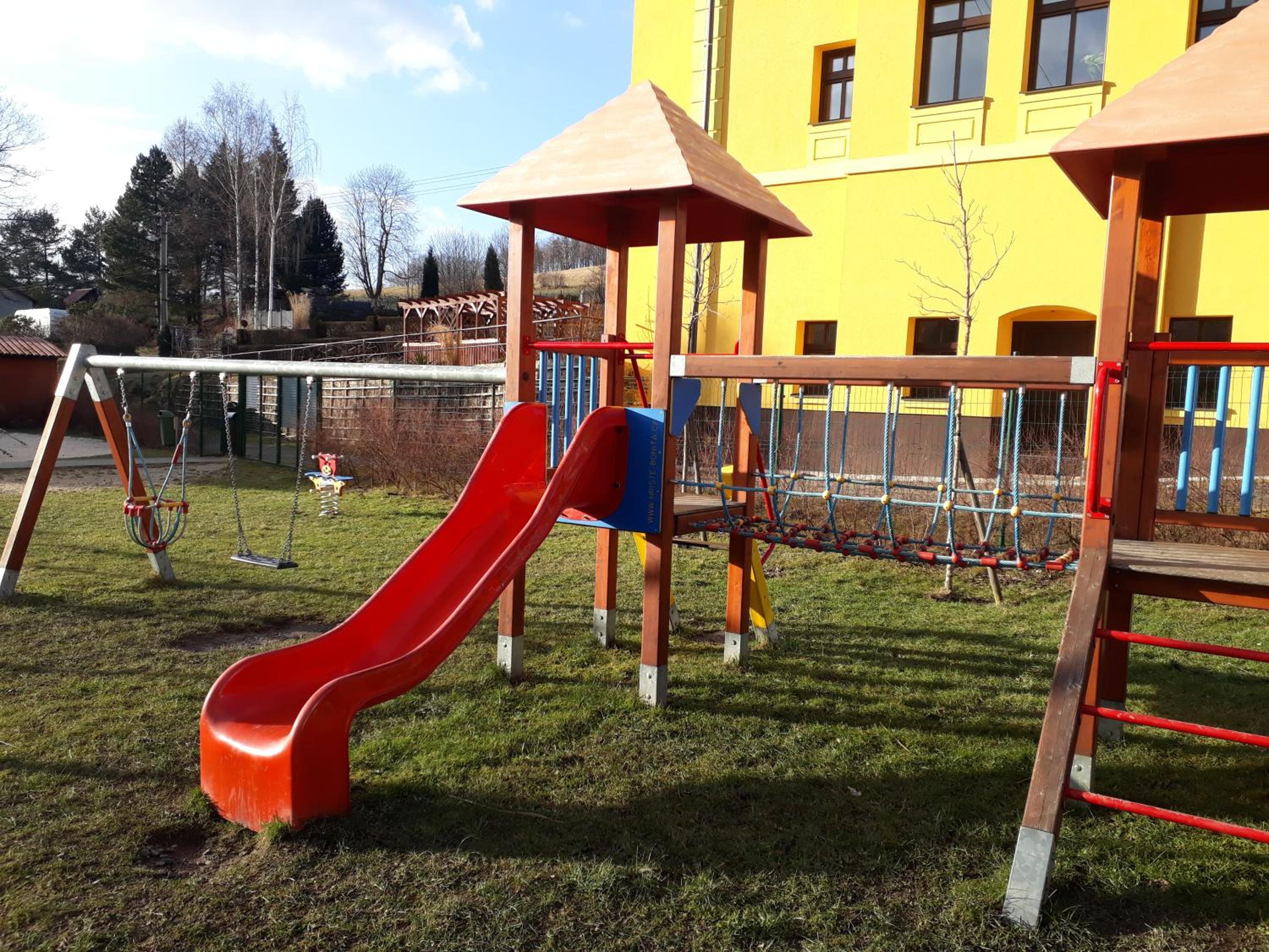 Jizerské hory, apartmány, zahrada, parkování zdarma