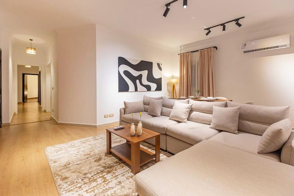 Signature Stays Private Apt with a huge terrace