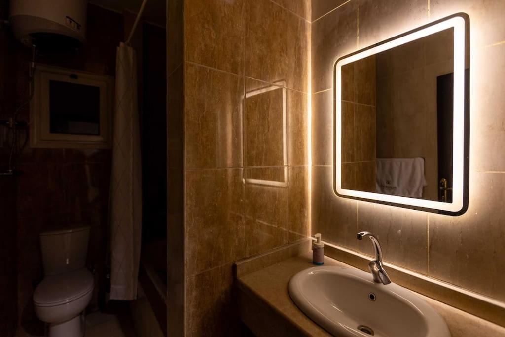 Signature Stays Private Apt with a huge terrace