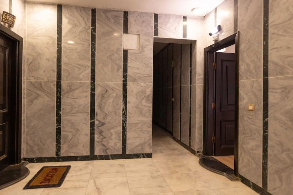 Signature Stays Private Apt with a huge terrace