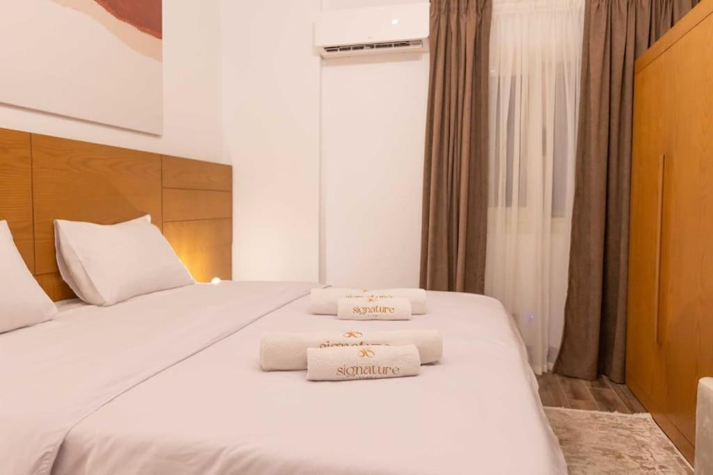 Signature Stays Private Apt with a huge terrace