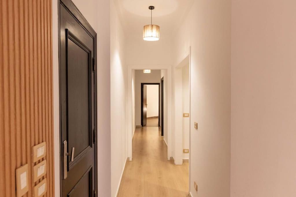 Signature Stays Private Apt with a huge terrace