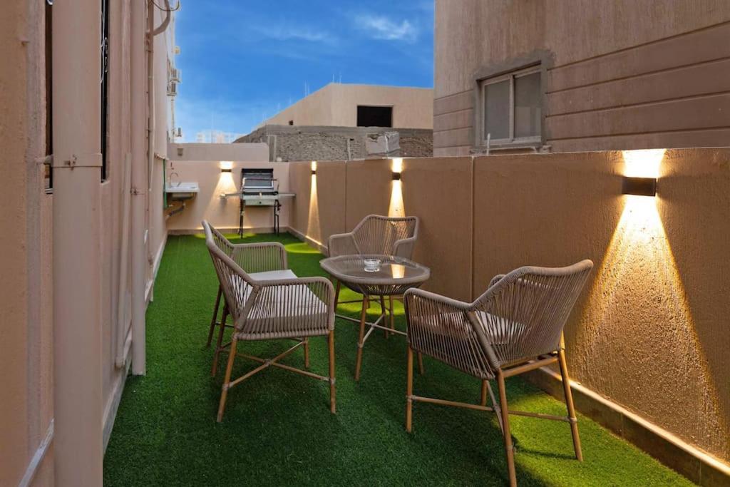 Signature Stays Private Apt with a huge terrace