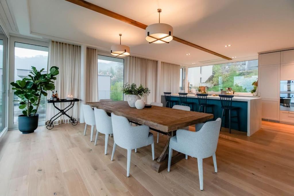 Lakeview Villa