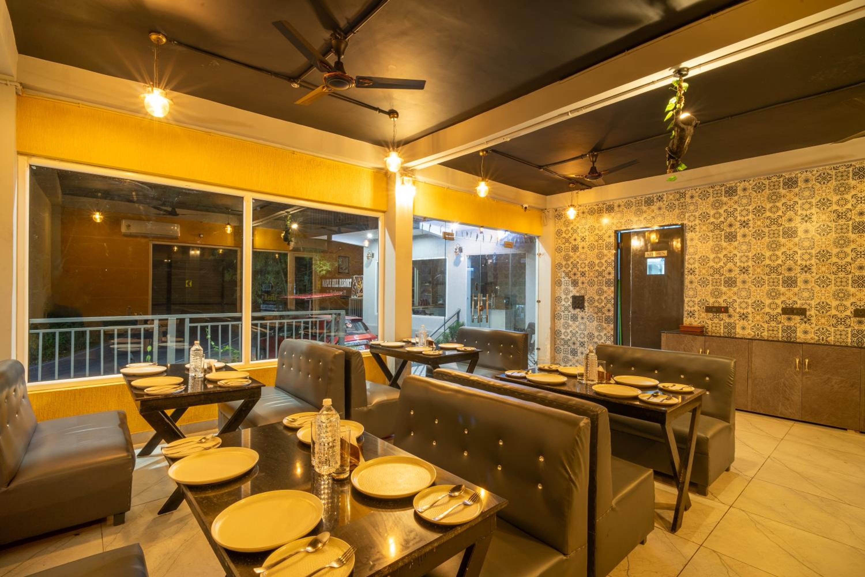 M-aple Hills Resort