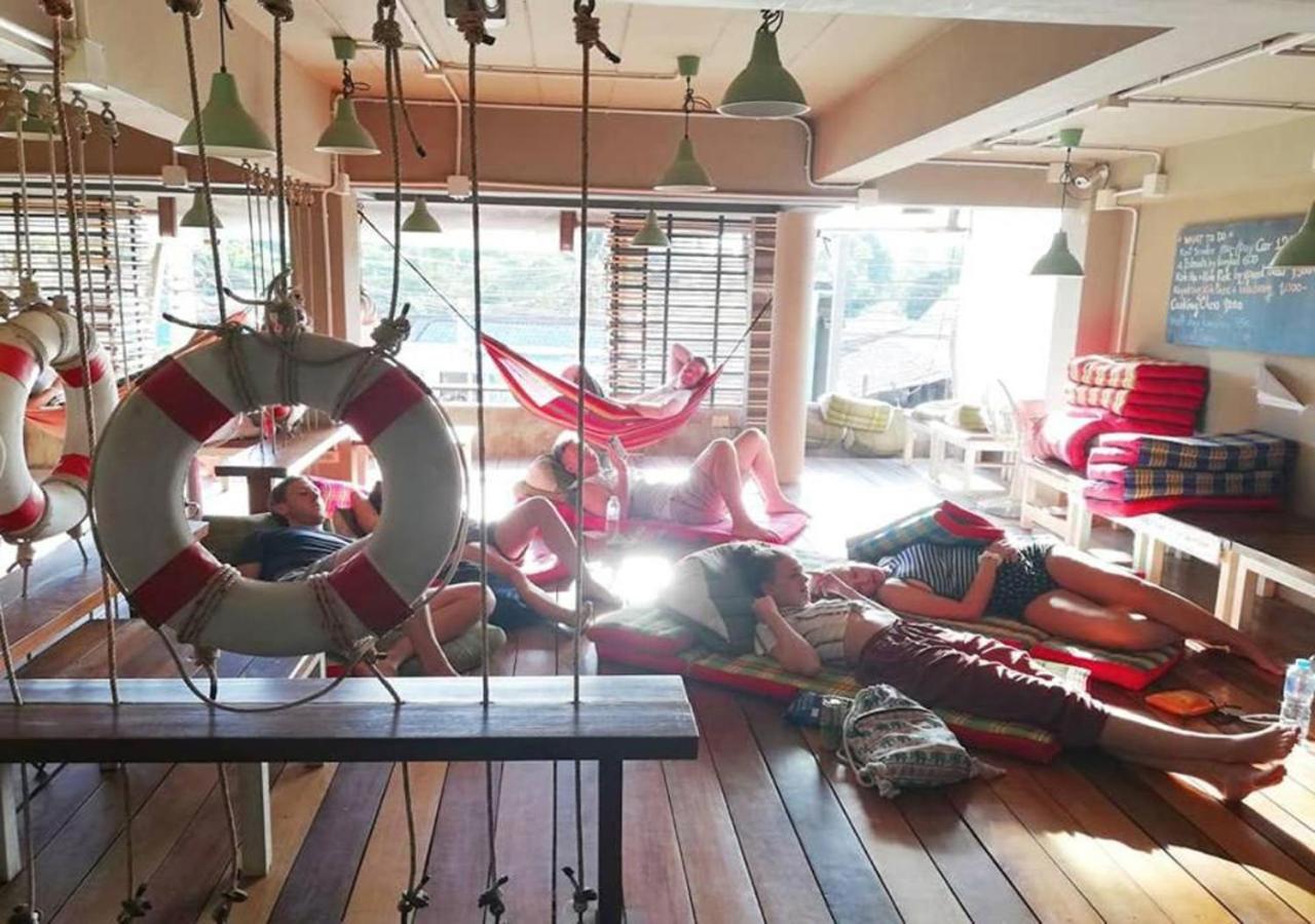 Non La Mer Hostel - Bed & Yoga