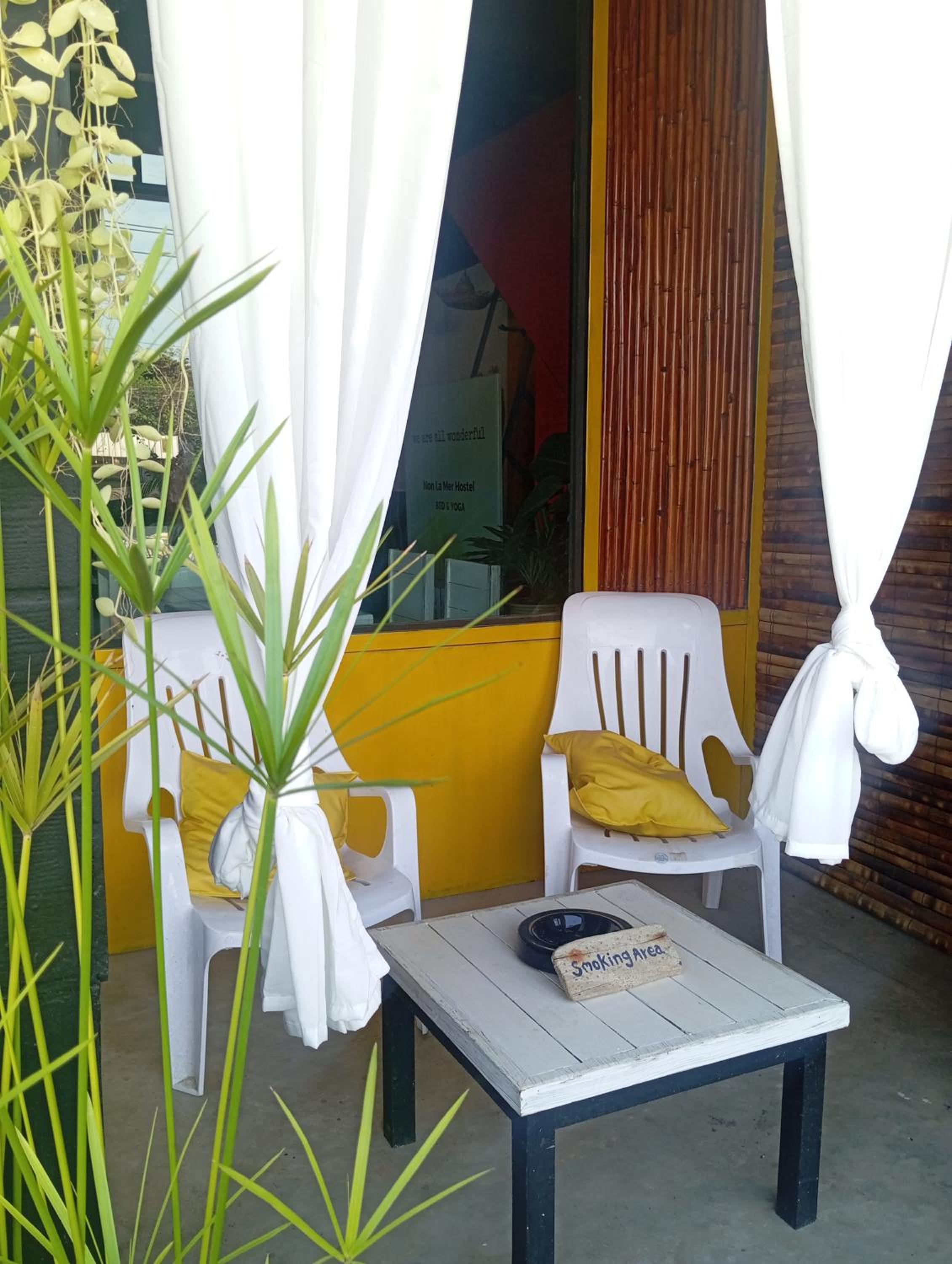 Non La Mer Hostel - Bed & Yoga