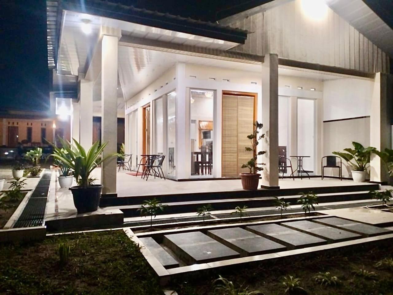 UNIQDO Inn Tomok