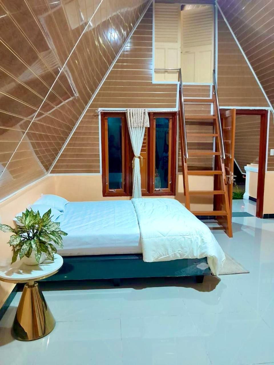 UNIQDO Inn Tomok
