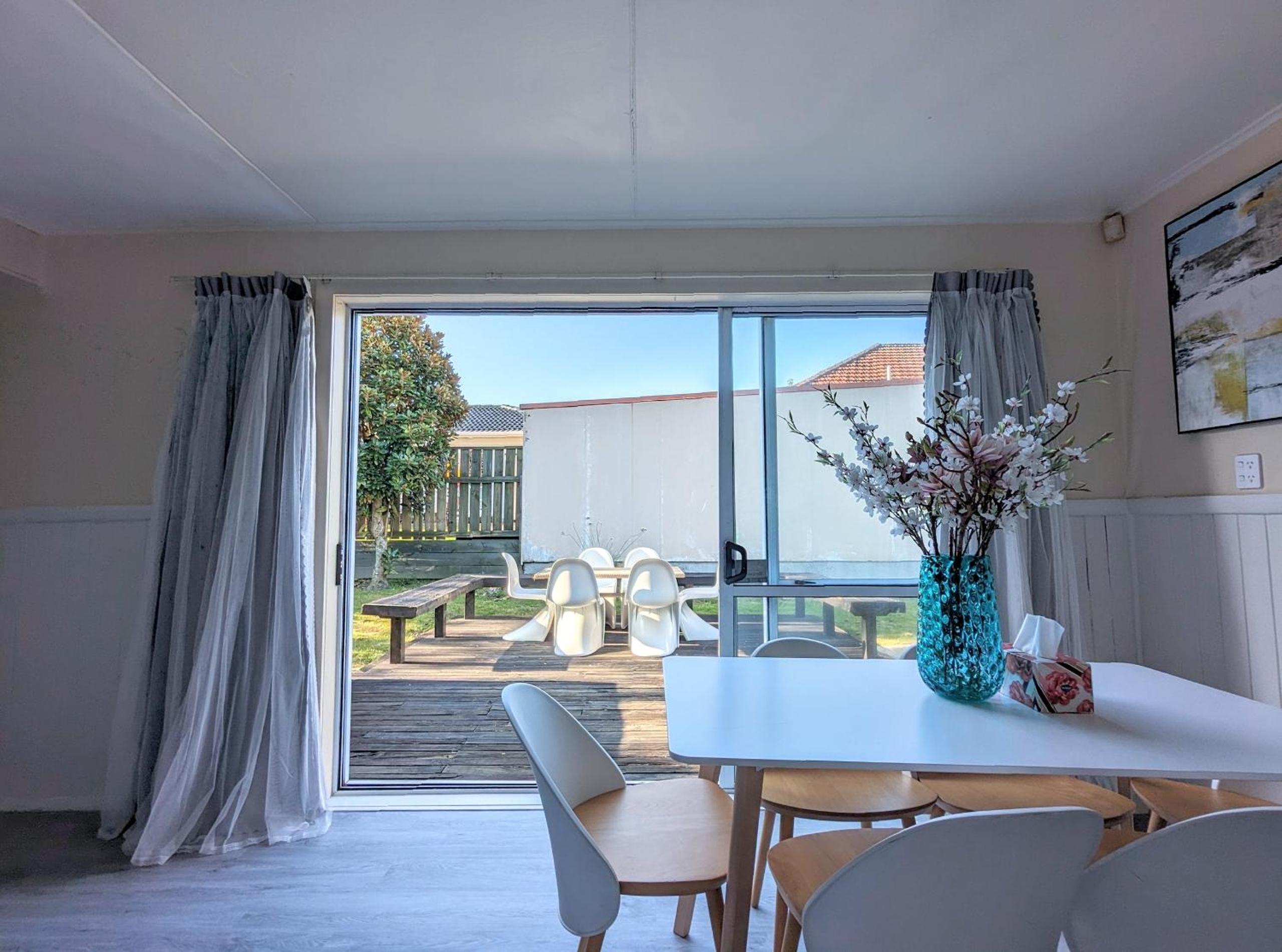 Dream home in central of Rotorua with spa pool view 5